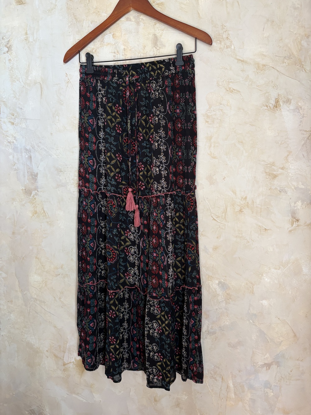 Raga maxi skirt , black print, never warned
